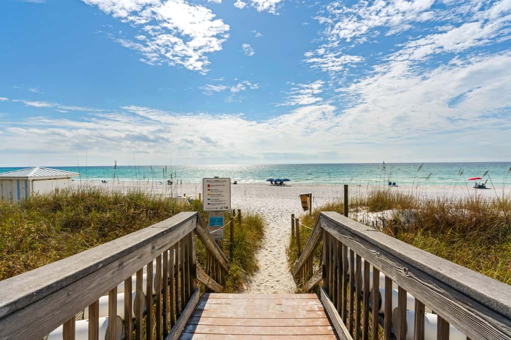 Gulf-front view & spacious condo with wraparound balcony & pickleball