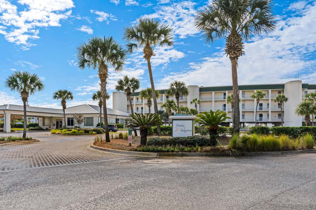 Gulf-front view & spacious condo with wraparound balcony & pickleball