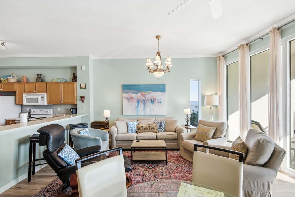 Magical 3rd-floor condo with pools, telescope for stargazing & pickleball