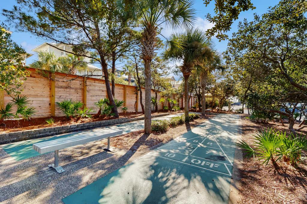 Condo on the beach with tennis, pickleball, shuffleboard & balcony