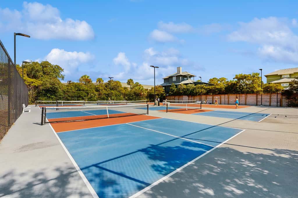 Condo on the beach with tennis, pickleball, shuffleboard & balcony