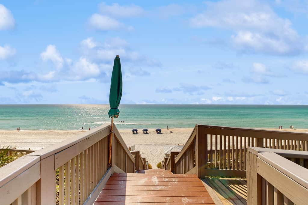 Condo on the beach with tennis, pickleball, shuffleboard & balcony