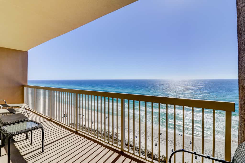 Gorgeous waterfront condo with incredible views, two pools & gym