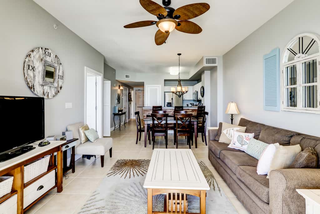 Gorgeous waterfront condo with incredible views, two pools & gym