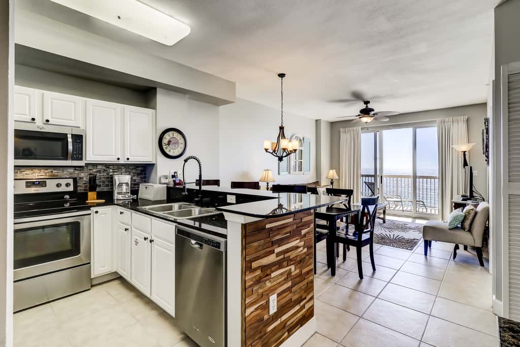 Gorgeous waterfront condo with incredible views, two pools & gym