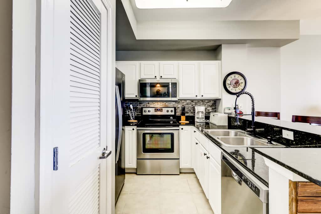 Gorgeous waterfront condo with incredible views, two pools & gym