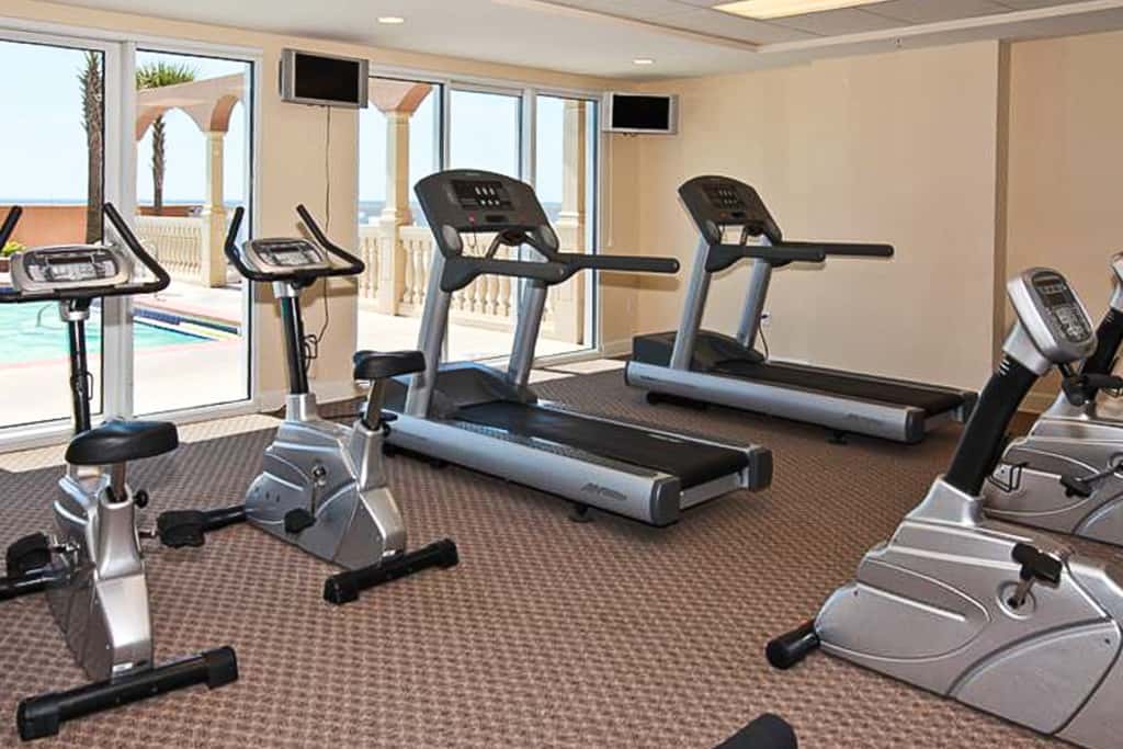 Gorgeous waterfront condo with incredible views, two pools & gym