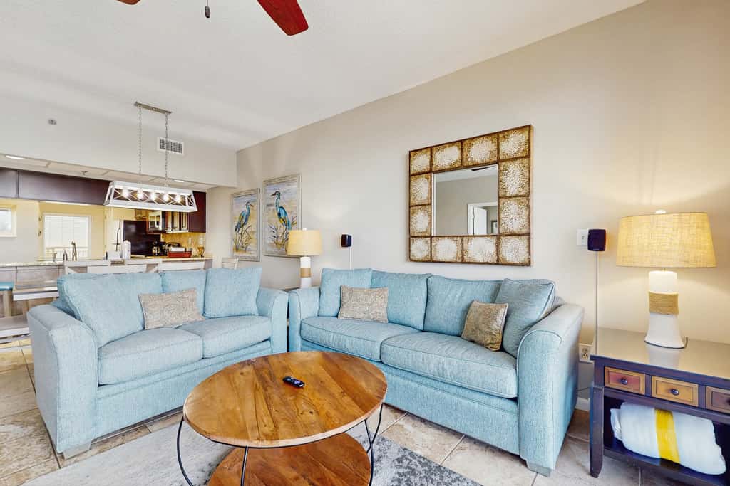 Elegant abode overlooking the pool with beach access, tennis & pickleball