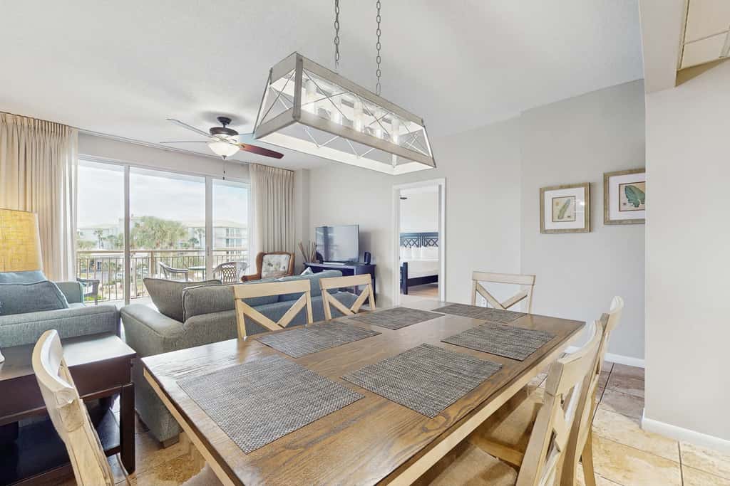 Elegant abode overlooking the pool with beach access, tennis & pickleball