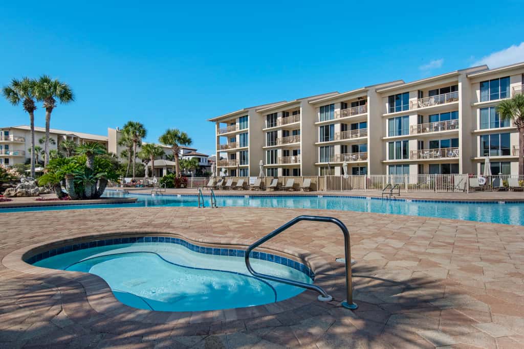 Elegant abode overlooking the pool with beach access, tennis & pickleball