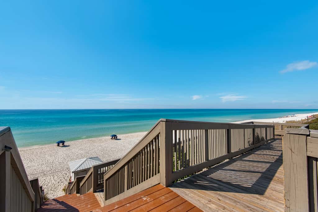 Elegant abode overlooking the pool with beach access, tennis & pickleball