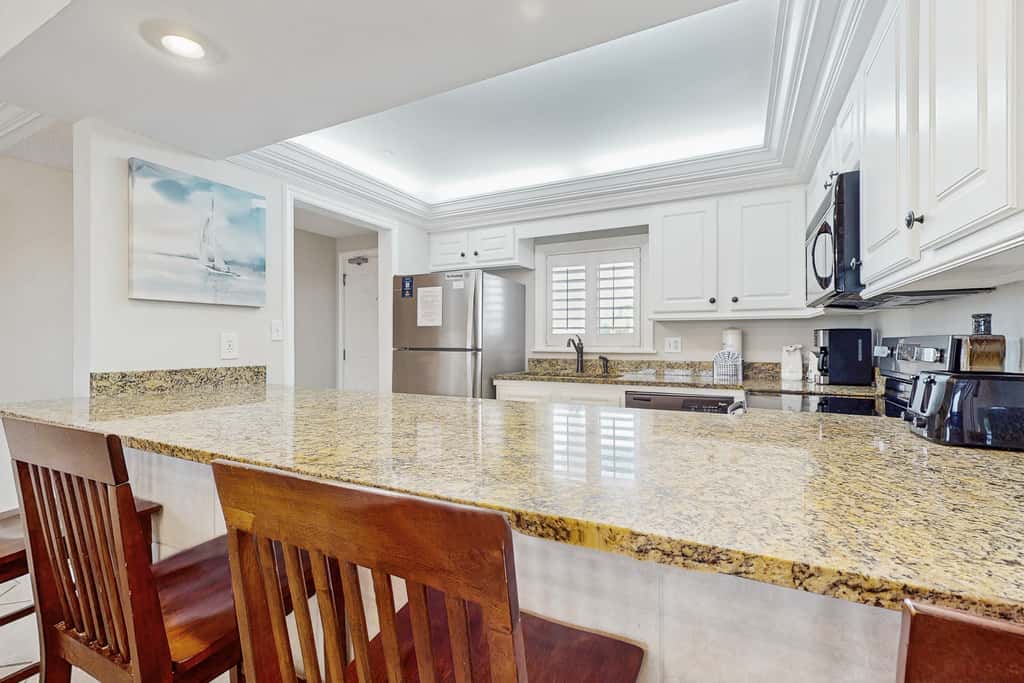 Cozy, Gulf-front home with 2 beach chairs - short distance to entertainment