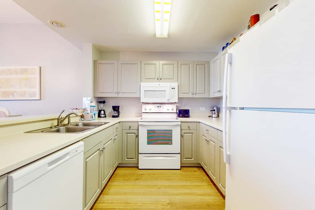 Bright getaway w gorgeous views - close to restaurants