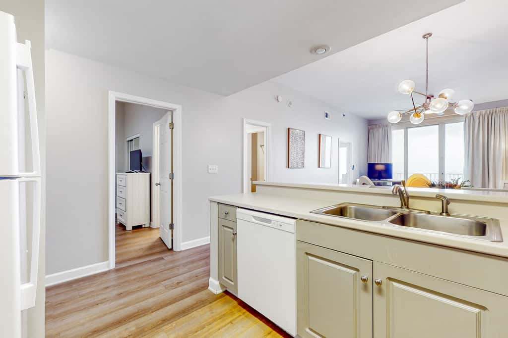 Bright getaway w gorgeous views - close to restaurants