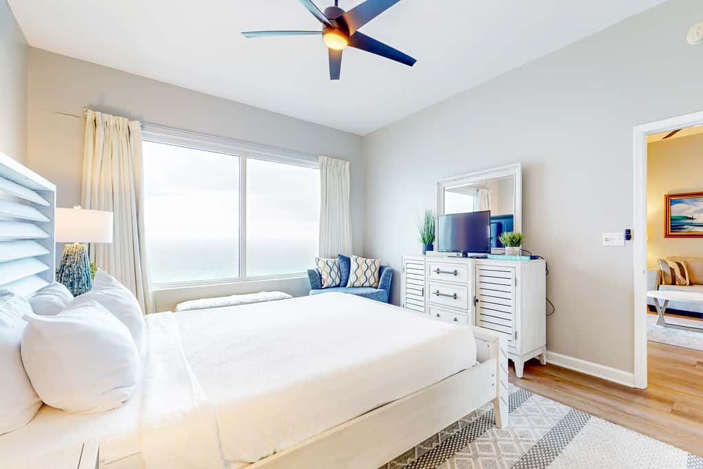 Bright getaway w gorgeous views - close to restaurants
