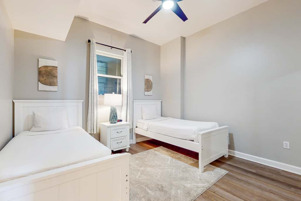Bright getaway w gorgeous views - close to restaurants