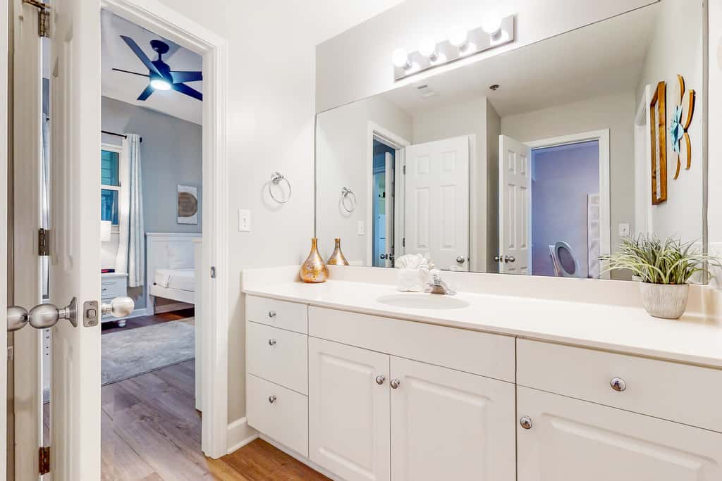 Bright getaway w gorgeous views - close to restaurants