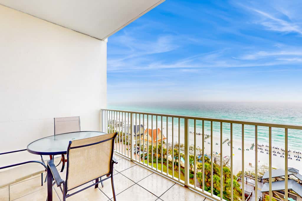 Bright getaway w gorgeous views - close to restaurants