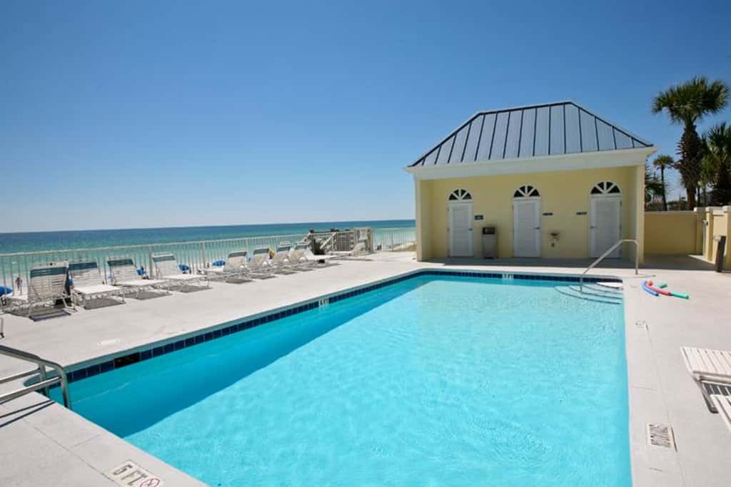Bright getaway w gorgeous views - close to restaurants