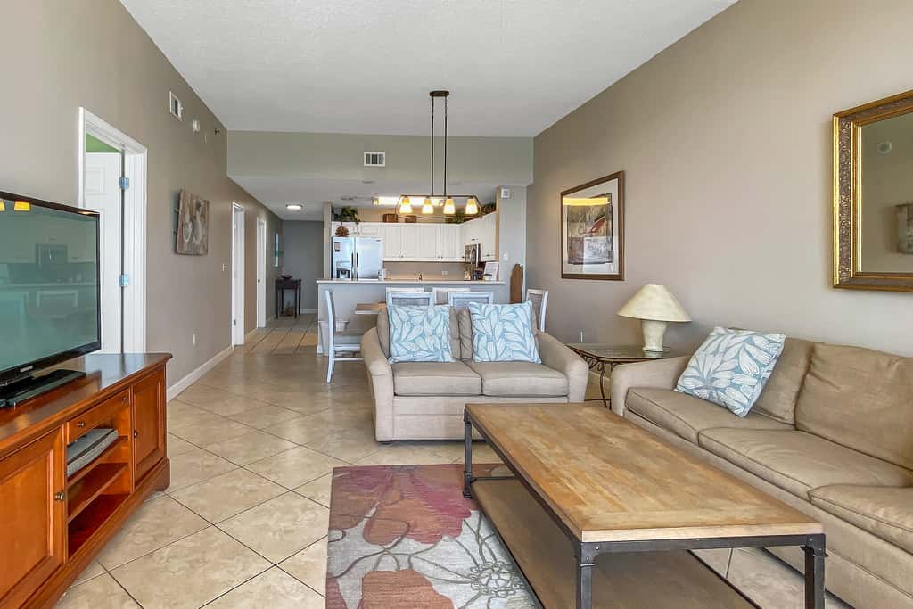 Comfortable unit, Breathtaking views, Quick walk to dining