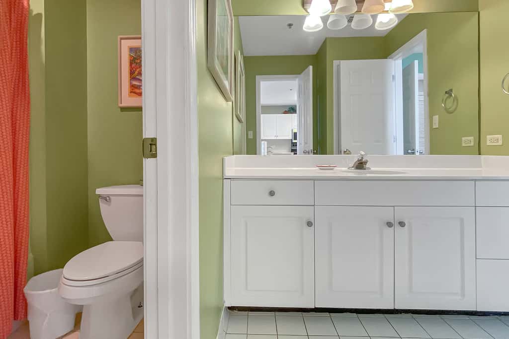 Comfortable unit, Breathtaking views, Quick walk to dining