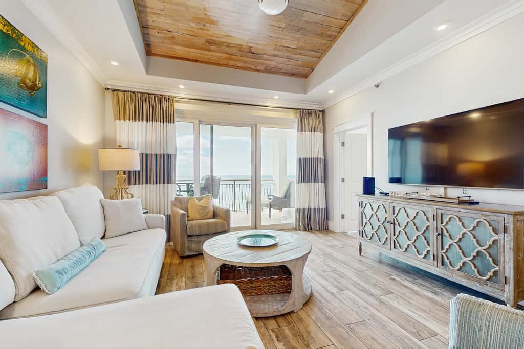 Oceanfront condo with balcony, lagoon pool, hot tub, & pickleball