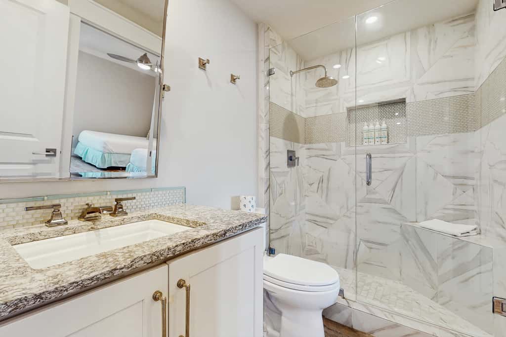Oceanfront condo with balcony, lagoon pool, hot tub, & pickleball
