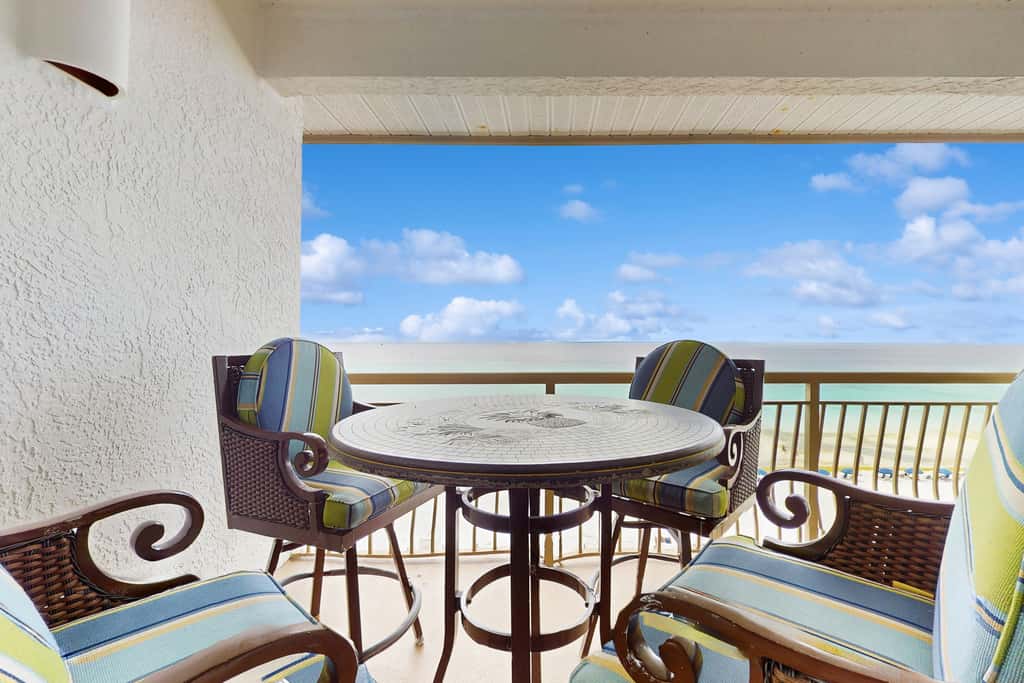 Oceanfront condo with balcony, lagoon pool, hot tub, & pickleball