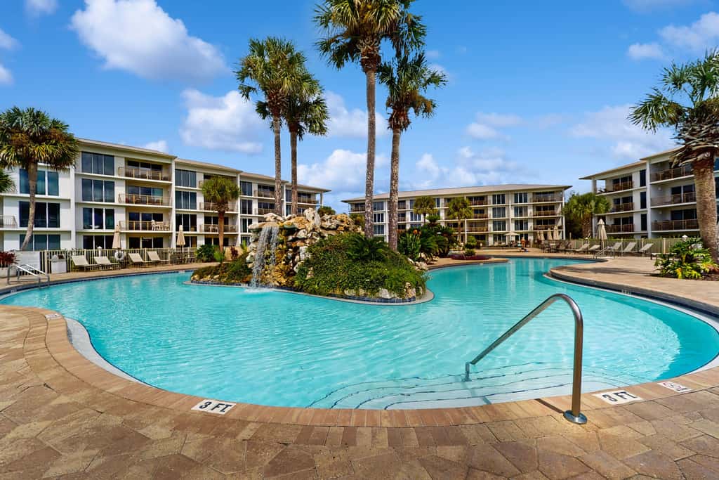 Oceanfront condo with balcony, lagoon pool, hot tub, & pickleball