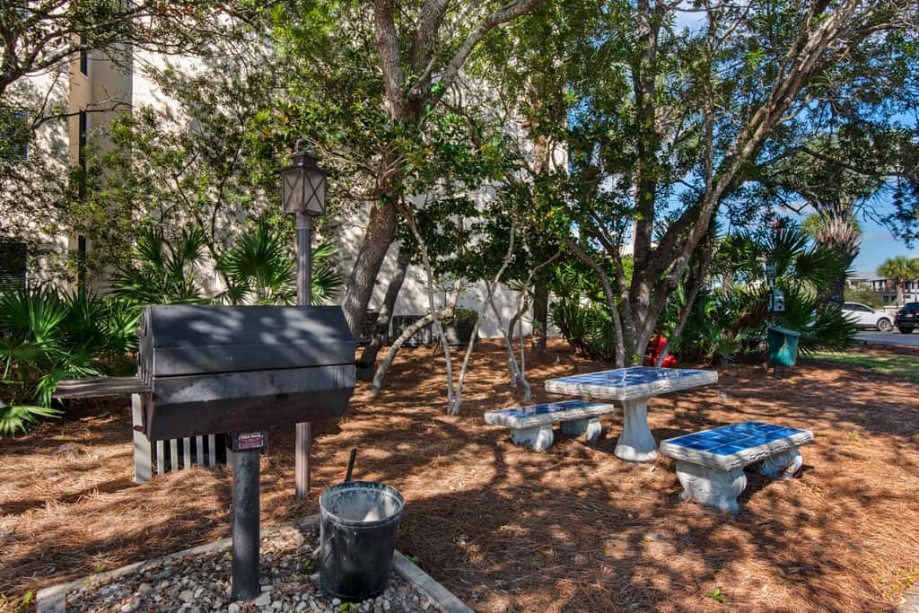 Oceanfront condo with balcony, lagoon pool, hot tub, & pickleball