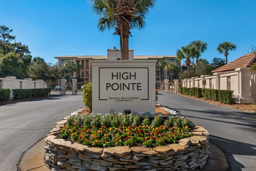 Oceanfront condo with balcony, lagoon pool, hot tub, & pickleball