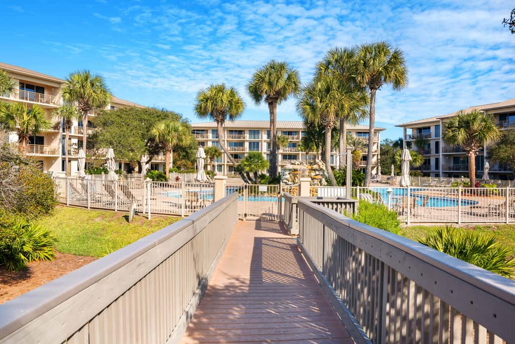 Oceanfront condo with balcony, lagoon pool, hot tub, & pickleball