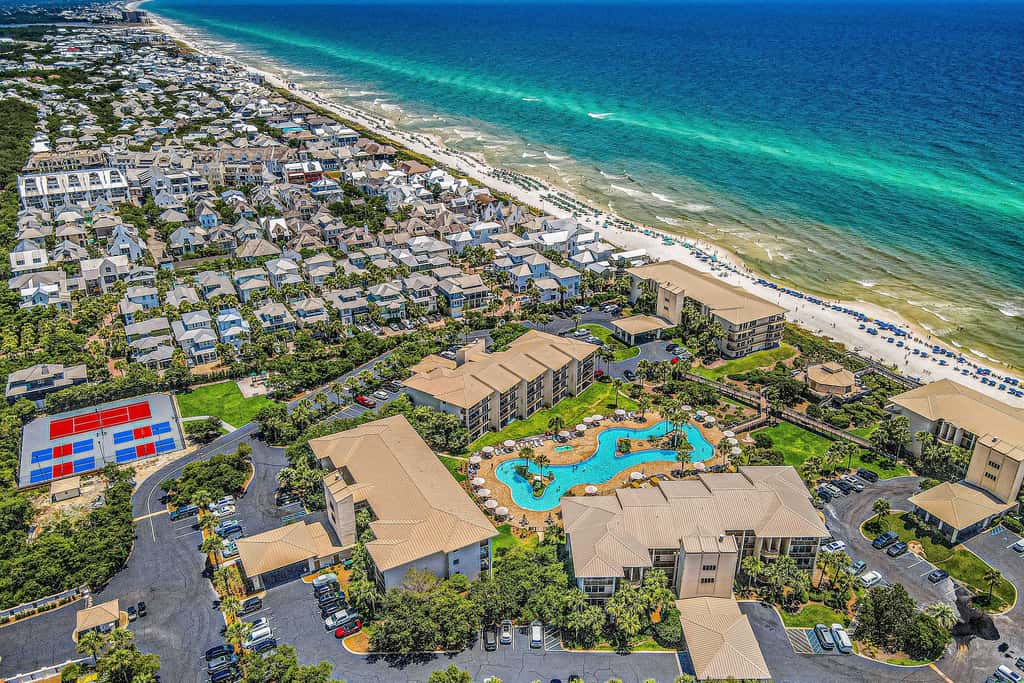 Oceanfront condo with balcony, lagoon pool, hot tub, & pickleball