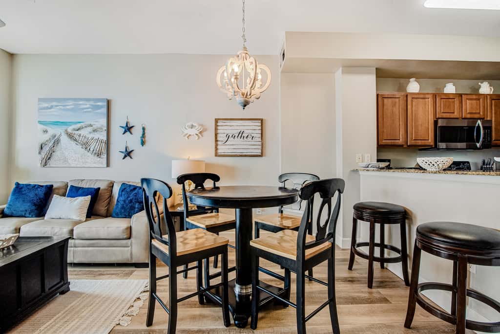 Inviting ninth-floor condo with upscale decor, Gulf-front views & pools