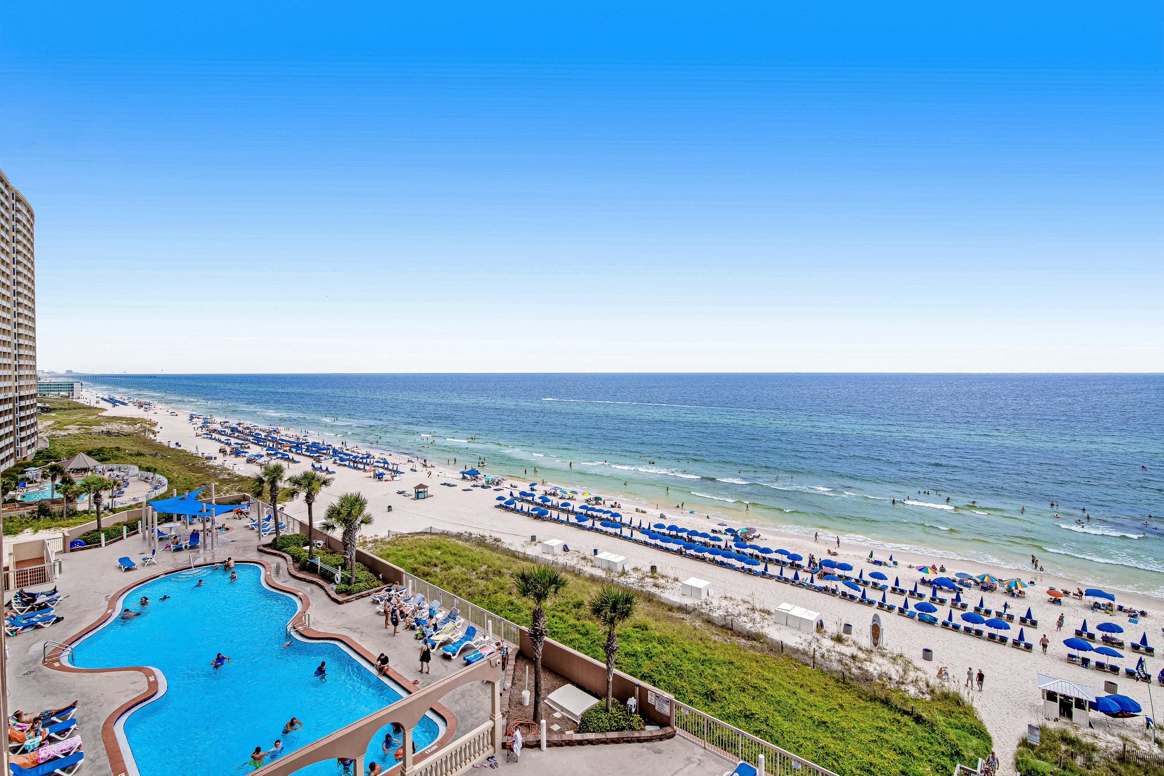 Inviting ninth-floor condo with upscale decor, Gulf-front views & pools