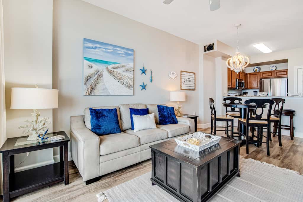 Inviting ninth-floor condo with upscale decor, Gulf-front views & pools