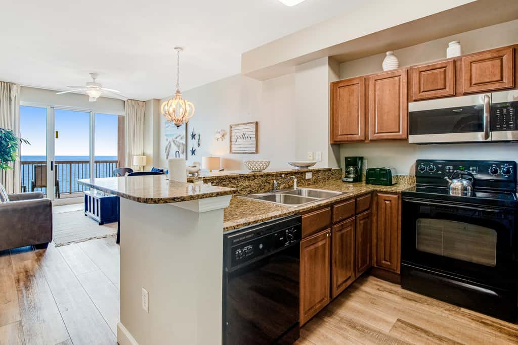 Inviting ninth-floor condo with upscale decor, Gulf-front views & pools