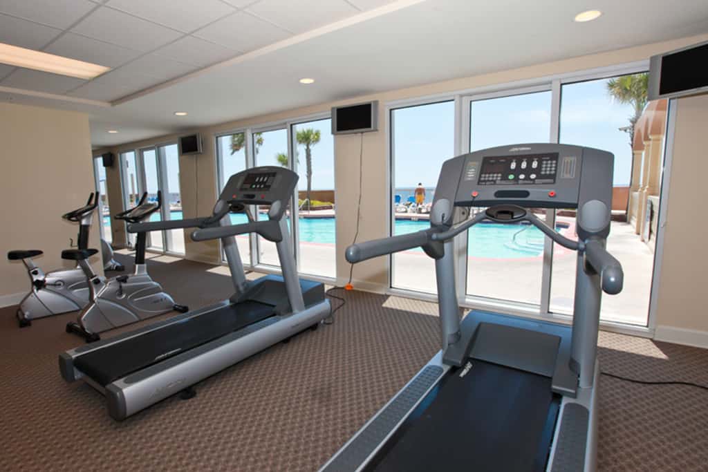 Inviting ninth-floor condo with upscale decor, Gulf-front views & pools