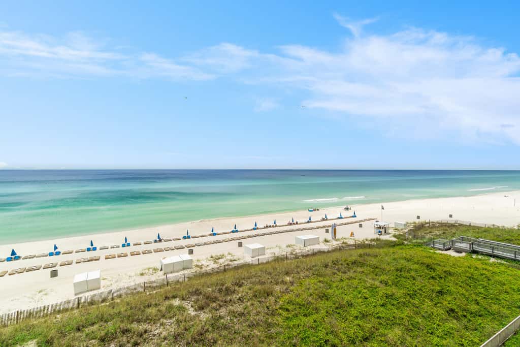 Inviting ninth-floor condo with upscale decor, Gulf-front views & pools