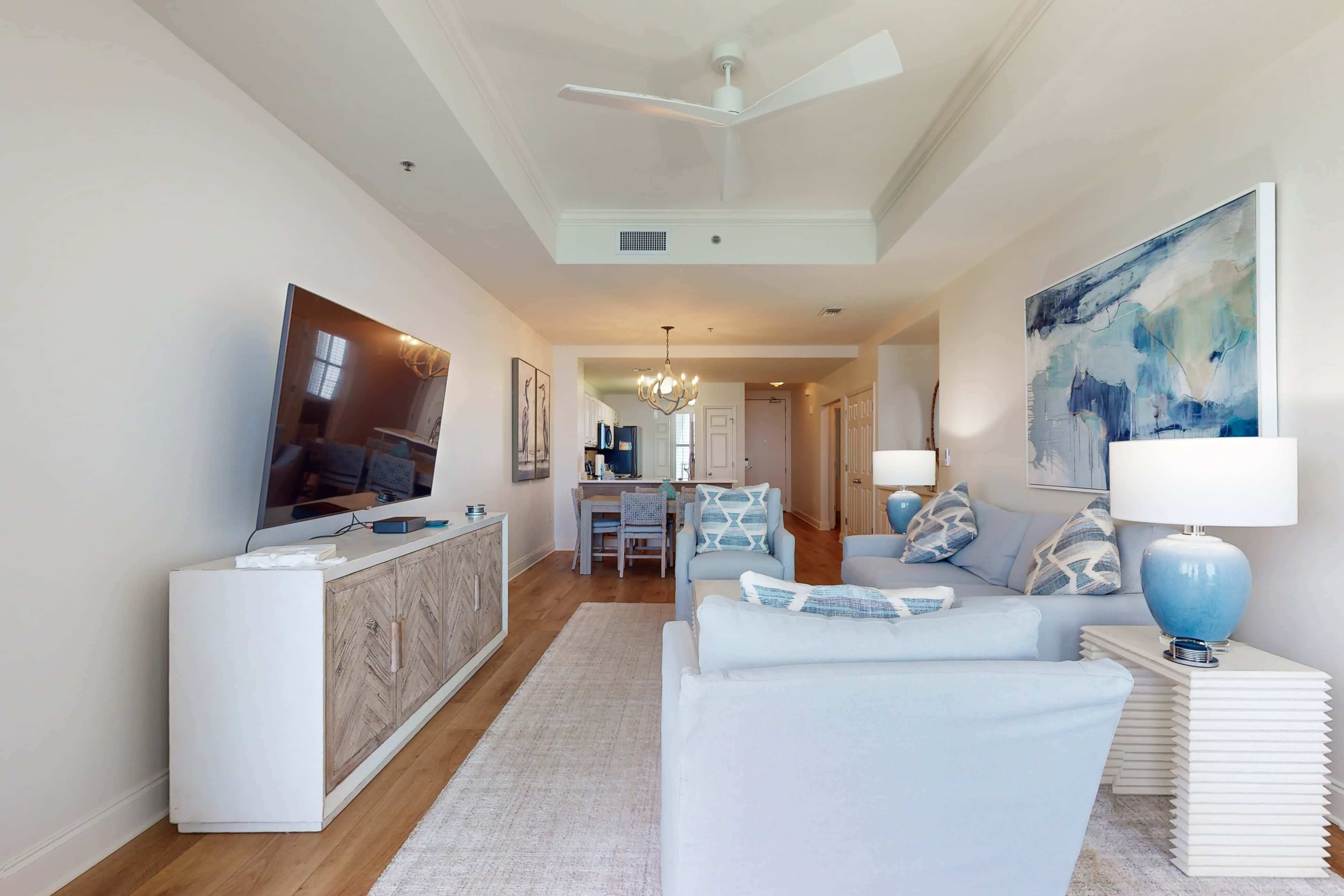 18th-floor condo with amazing views, beach access, pools & gym