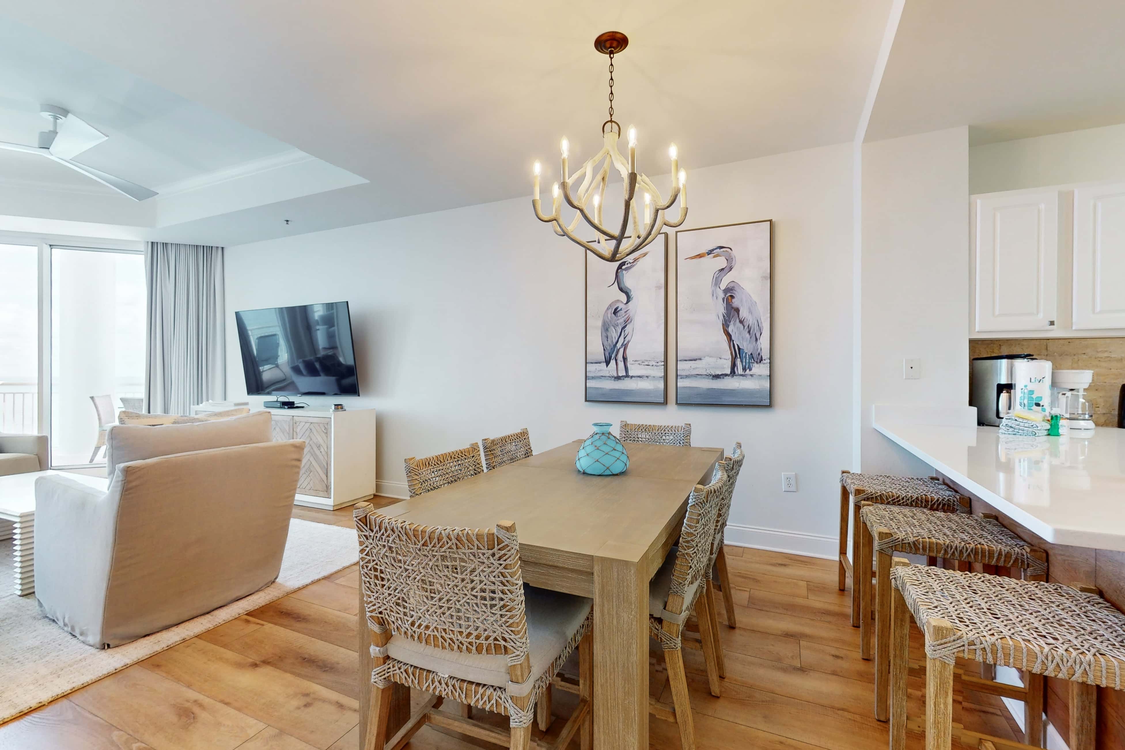 18th-floor condo with amazing views, beach access, pools & gym