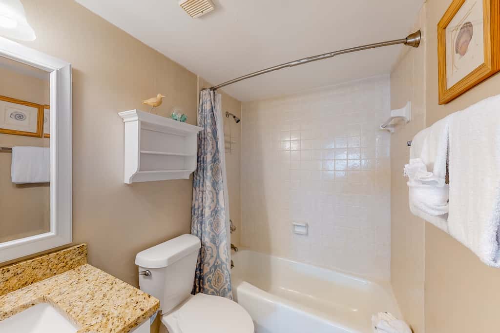 Luxury, oceanfront condo with outdoor pool & patio - snowbird-friendly