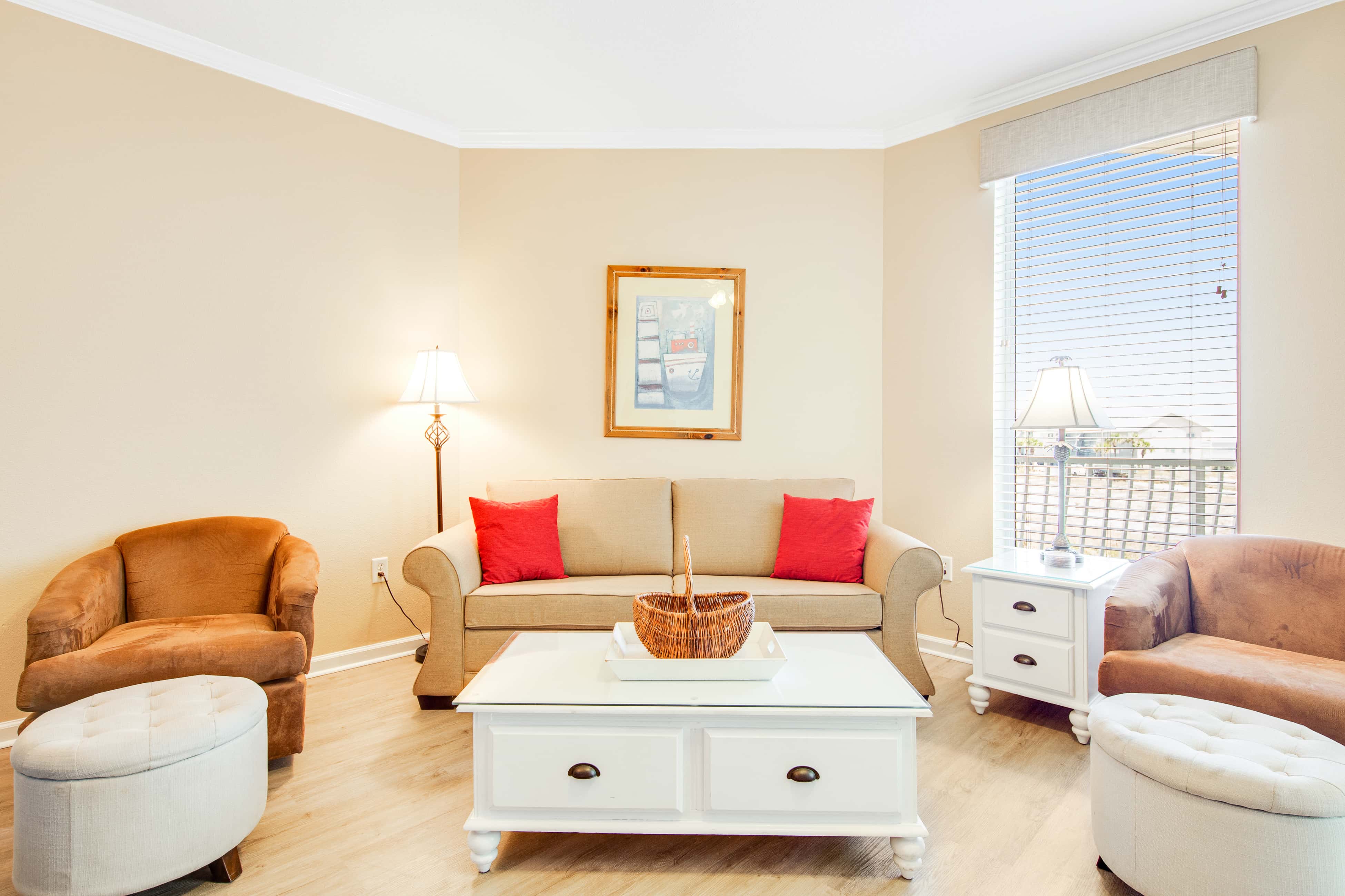 Charming suite with spacious balcony, pools, tennis & pickleball