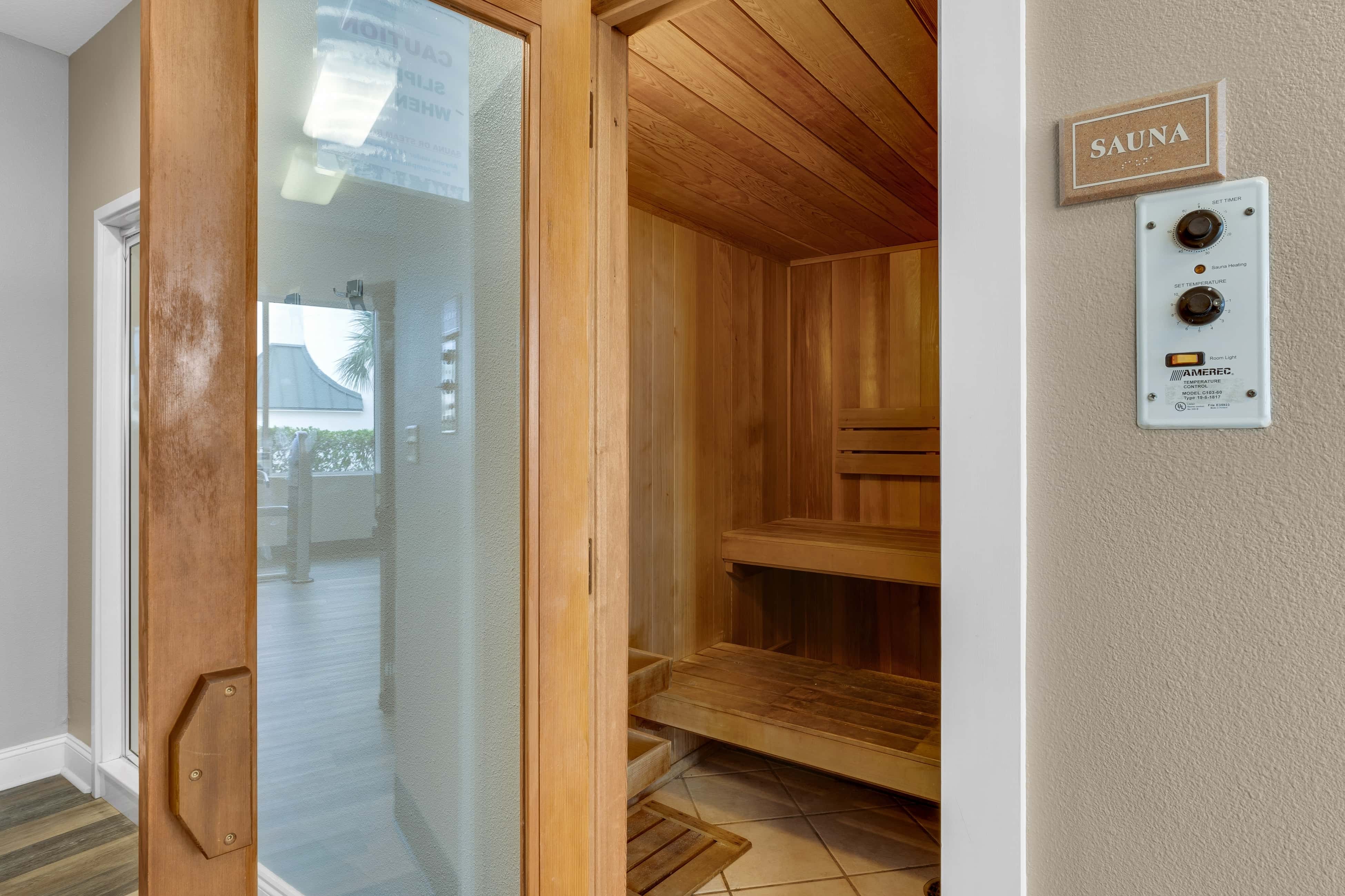 Charming suite with spacious balcony, pools, tennis & pickleball