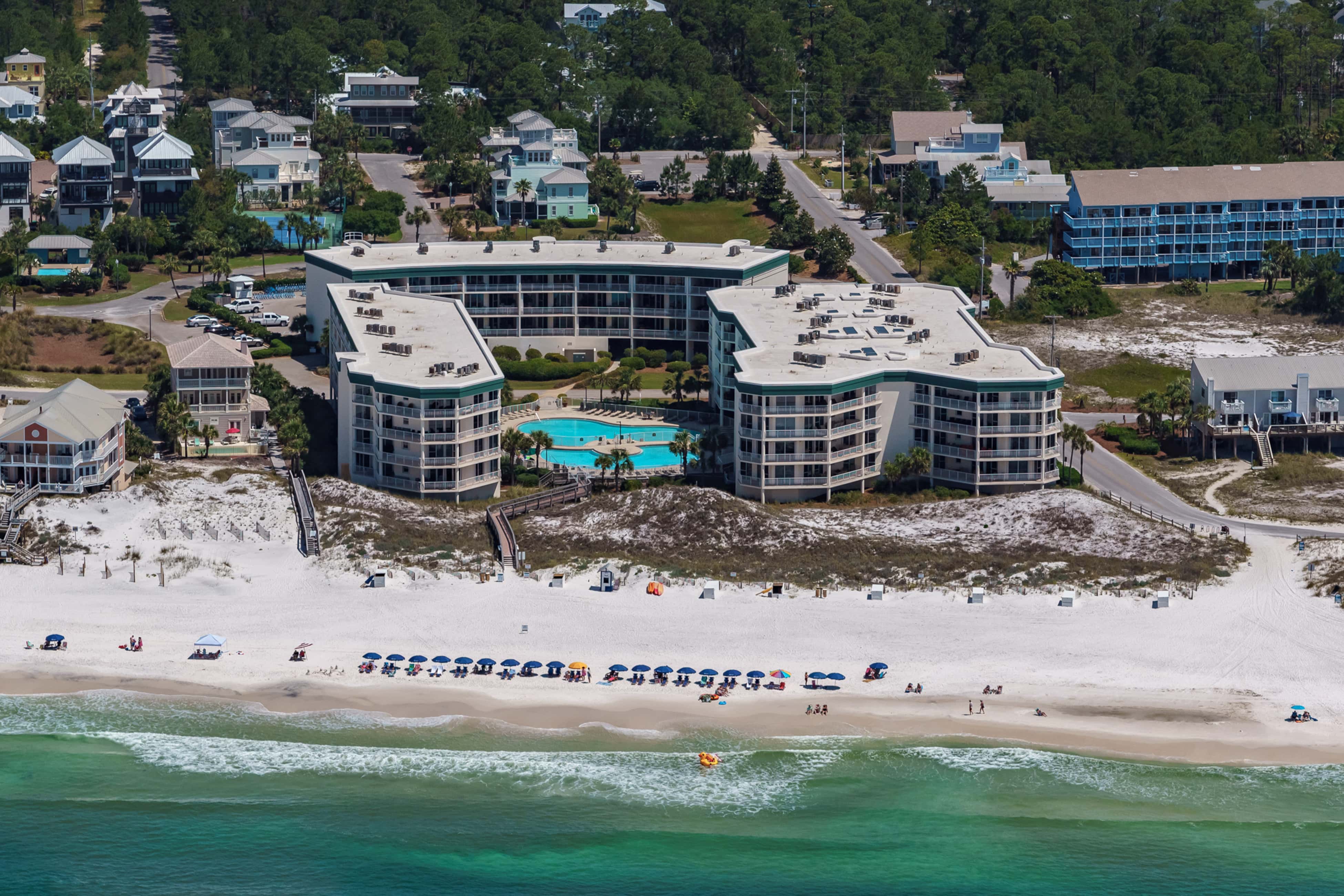 Charming suite with spacious balcony, pools, tennis & pickleball