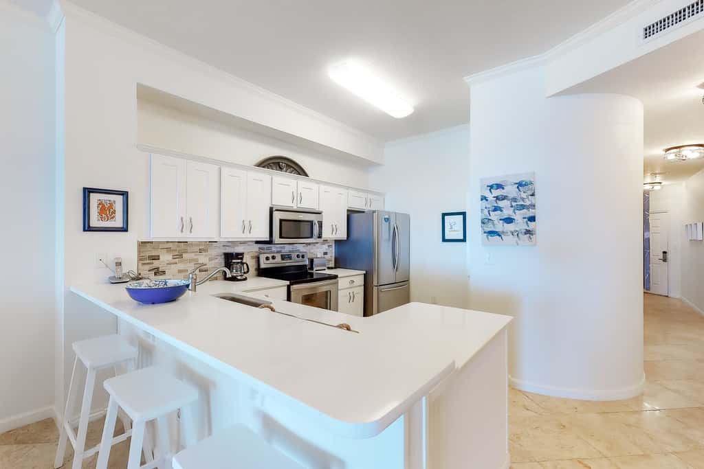 Dog-friendly 4th-floor 3-bedroom condo with stunning Gulf views & pickleball