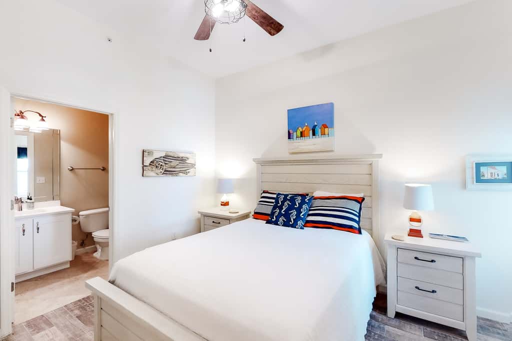 Dog-friendly 4th-floor 3-bedroom condo with stunning Gulf views & pickleball