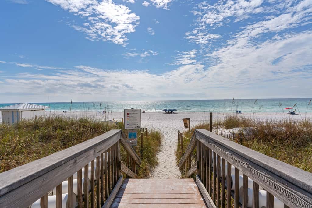 Dog-friendly 4th-floor 3-bedroom condo with stunning Gulf views & pickleball