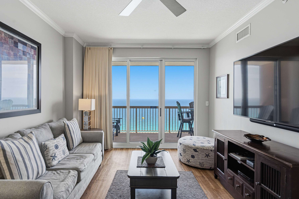 25th-floor, waterfront condo with picturesque views, pools & fitness room