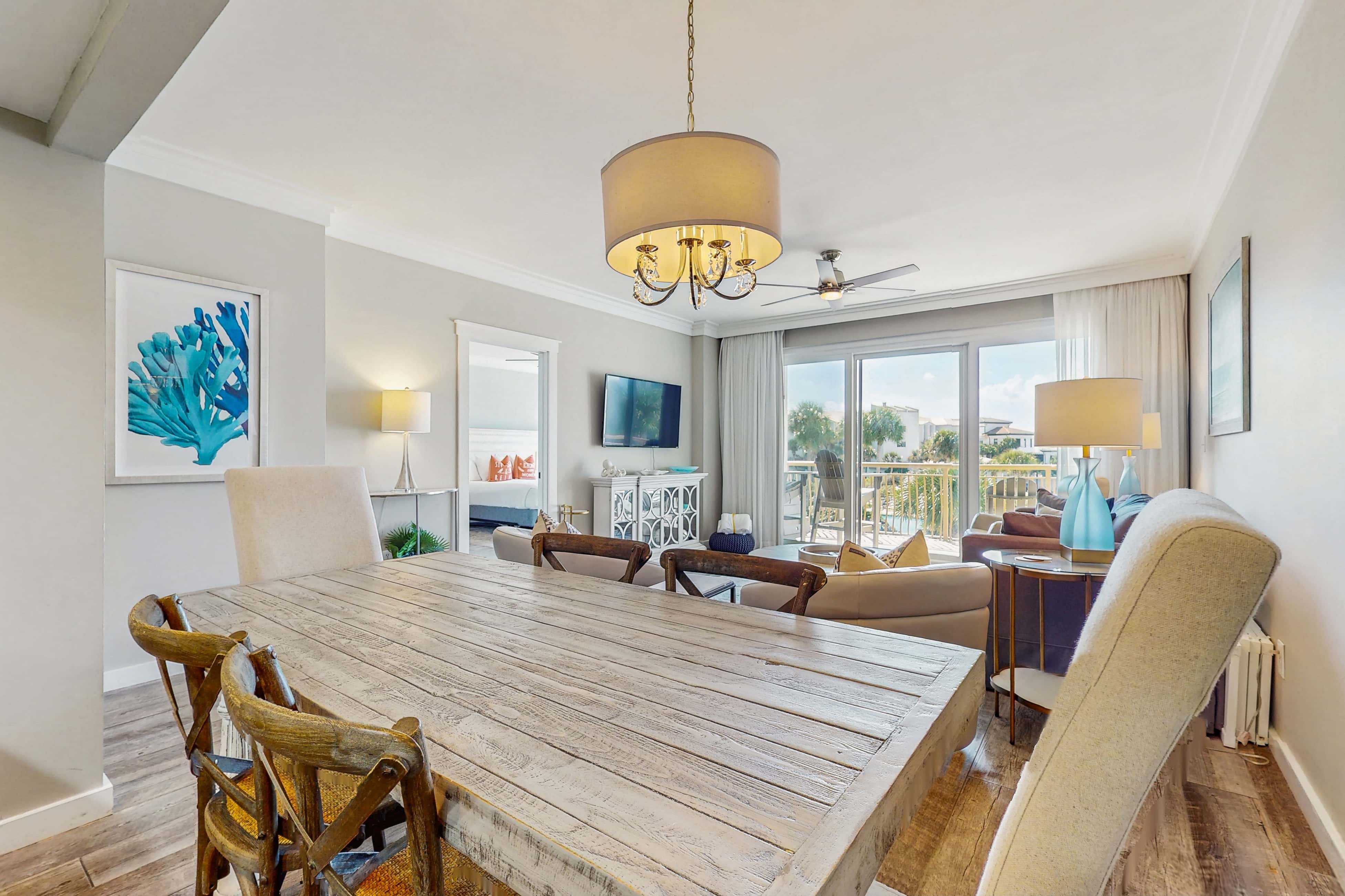 Amazing Santa Rosa Beach condo with pool, hot tub & pickleball
